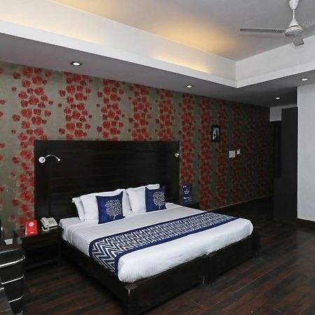 Hotel Chalet New Delhi Eksteriør bilde