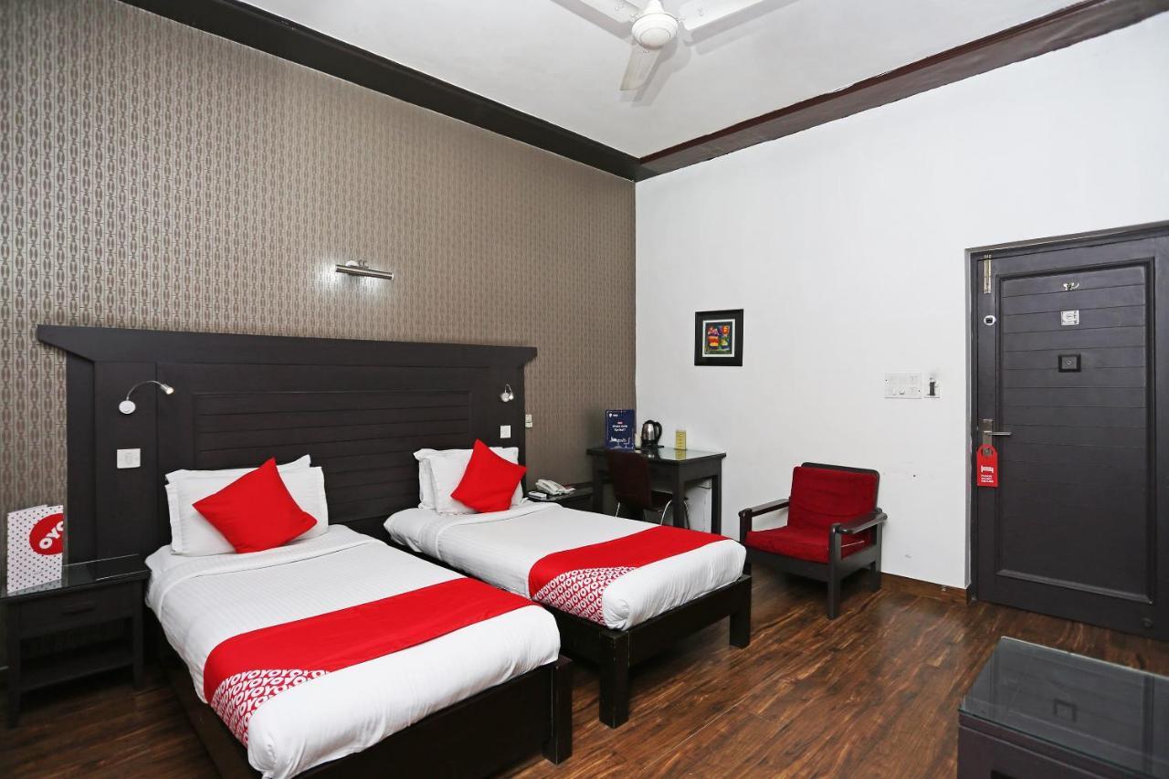 Hotel Chalet New Delhi Eksteriør bilde