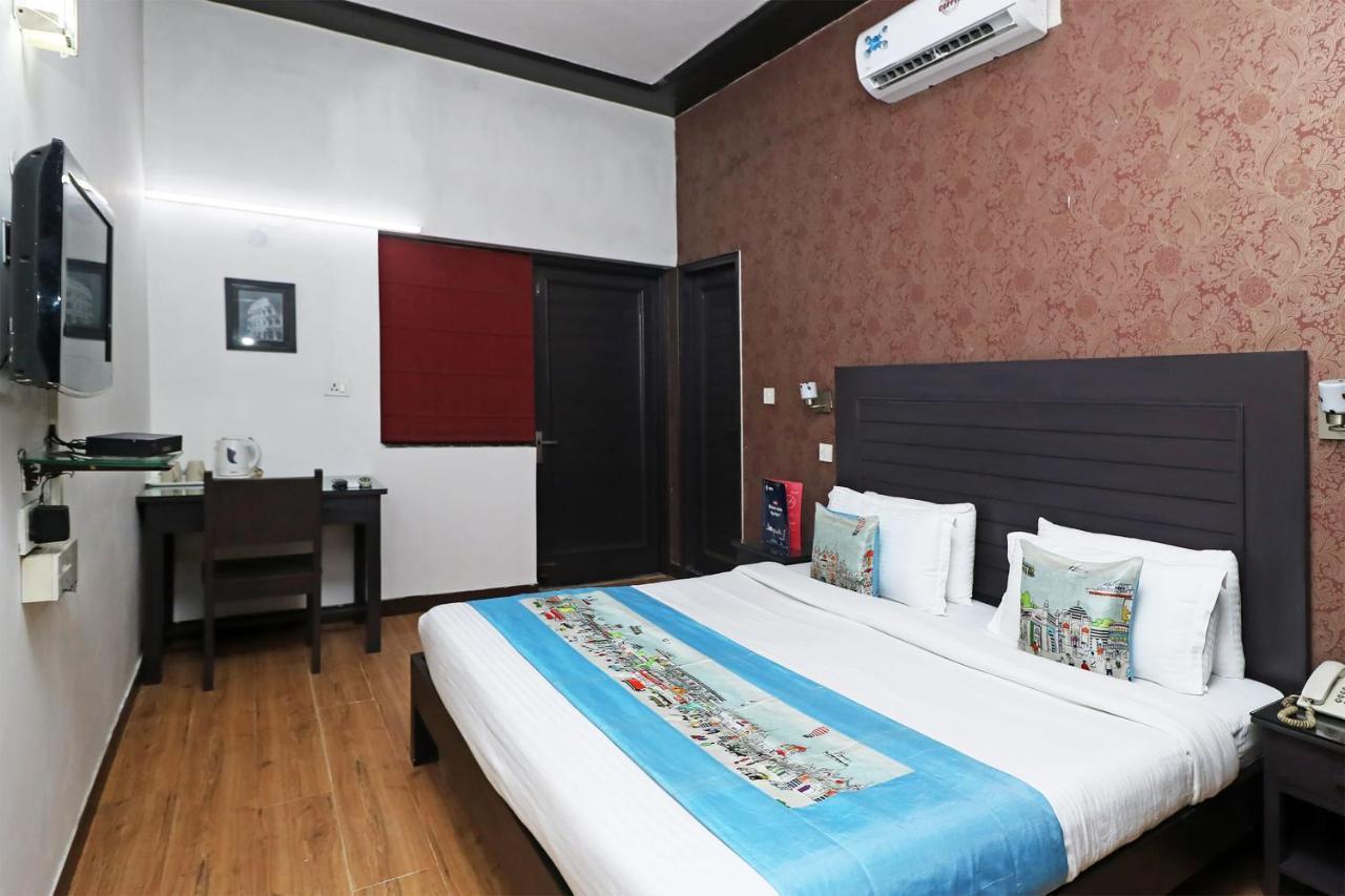 Hotel Chalet New Delhi Eksteriør bilde