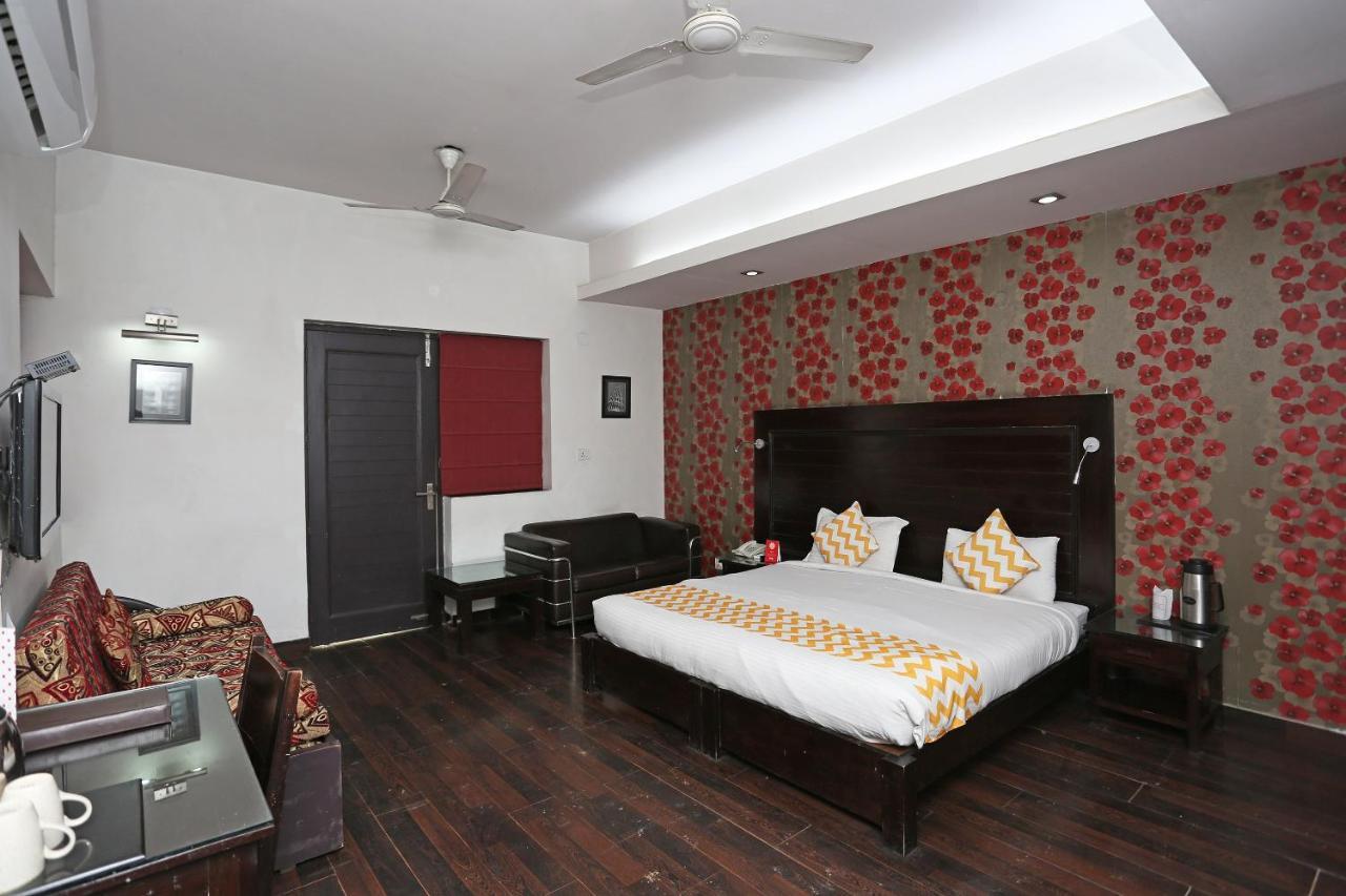 Hotel Chalet New Delhi Eksteriør bilde