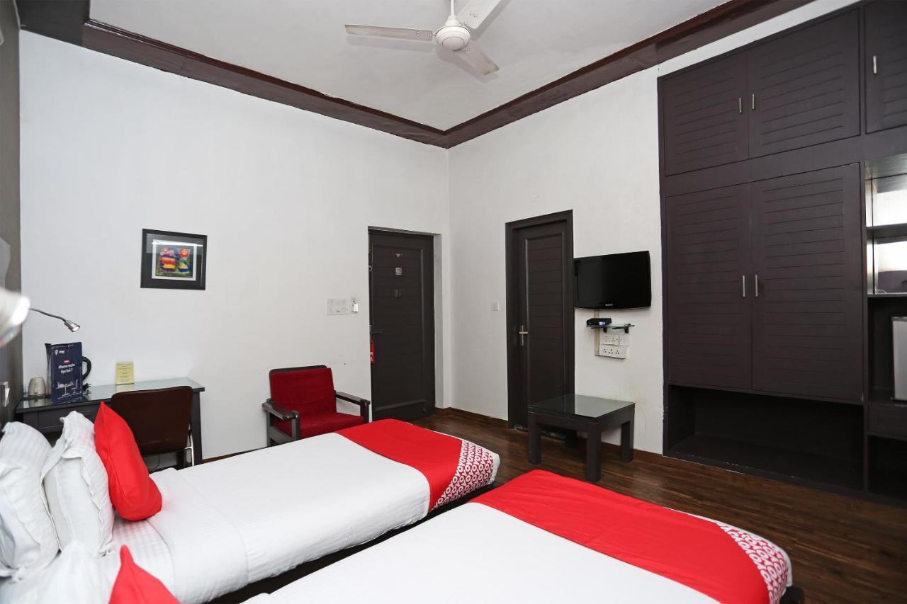 Hotel Chalet New Delhi Eksteriør bilde
