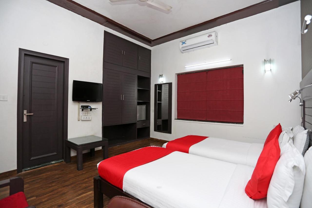 Hotel Chalet New Delhi Eksteriør bilde