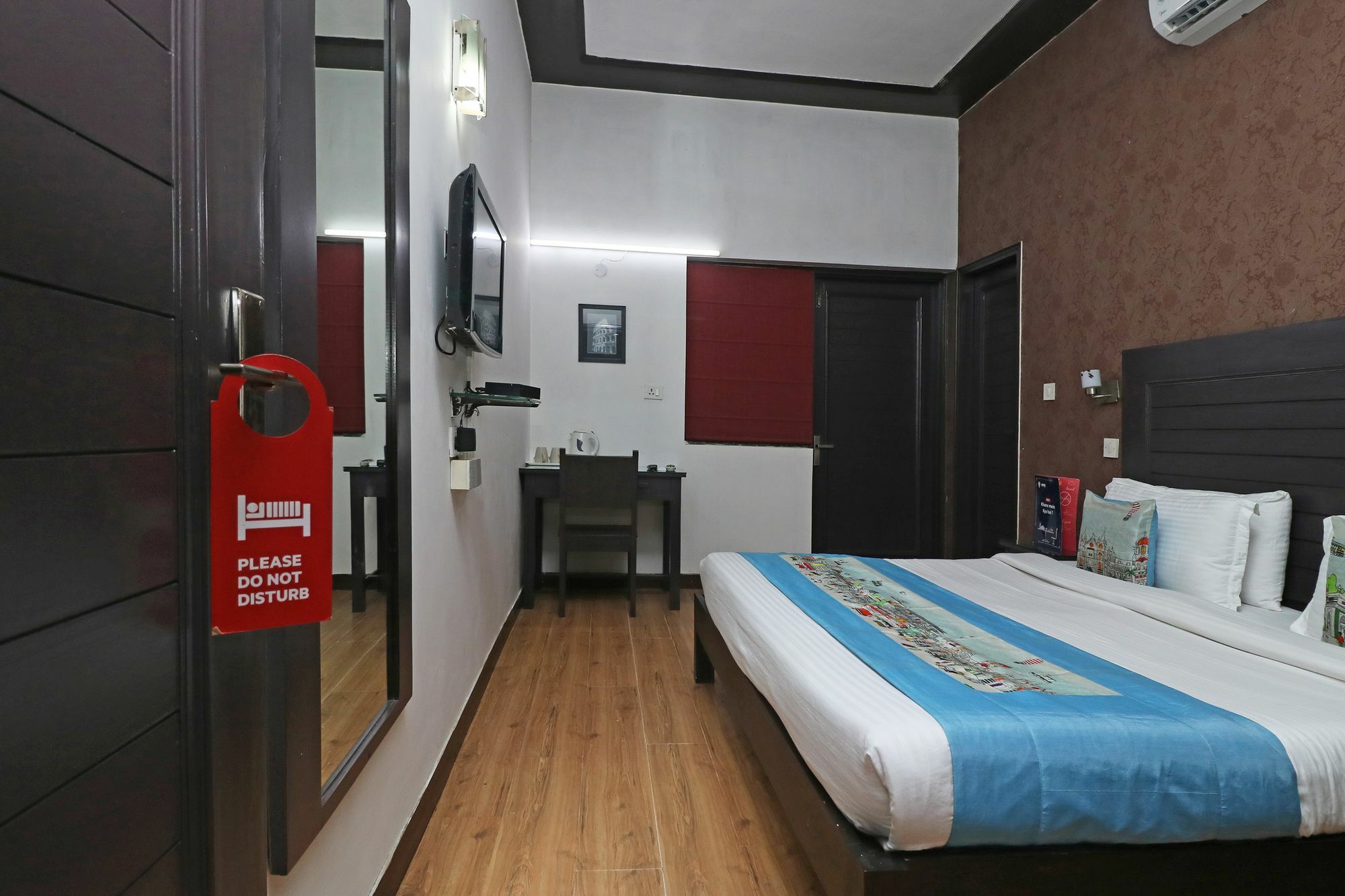 Hotel Chalet New Delhi Eksteriør bilde
