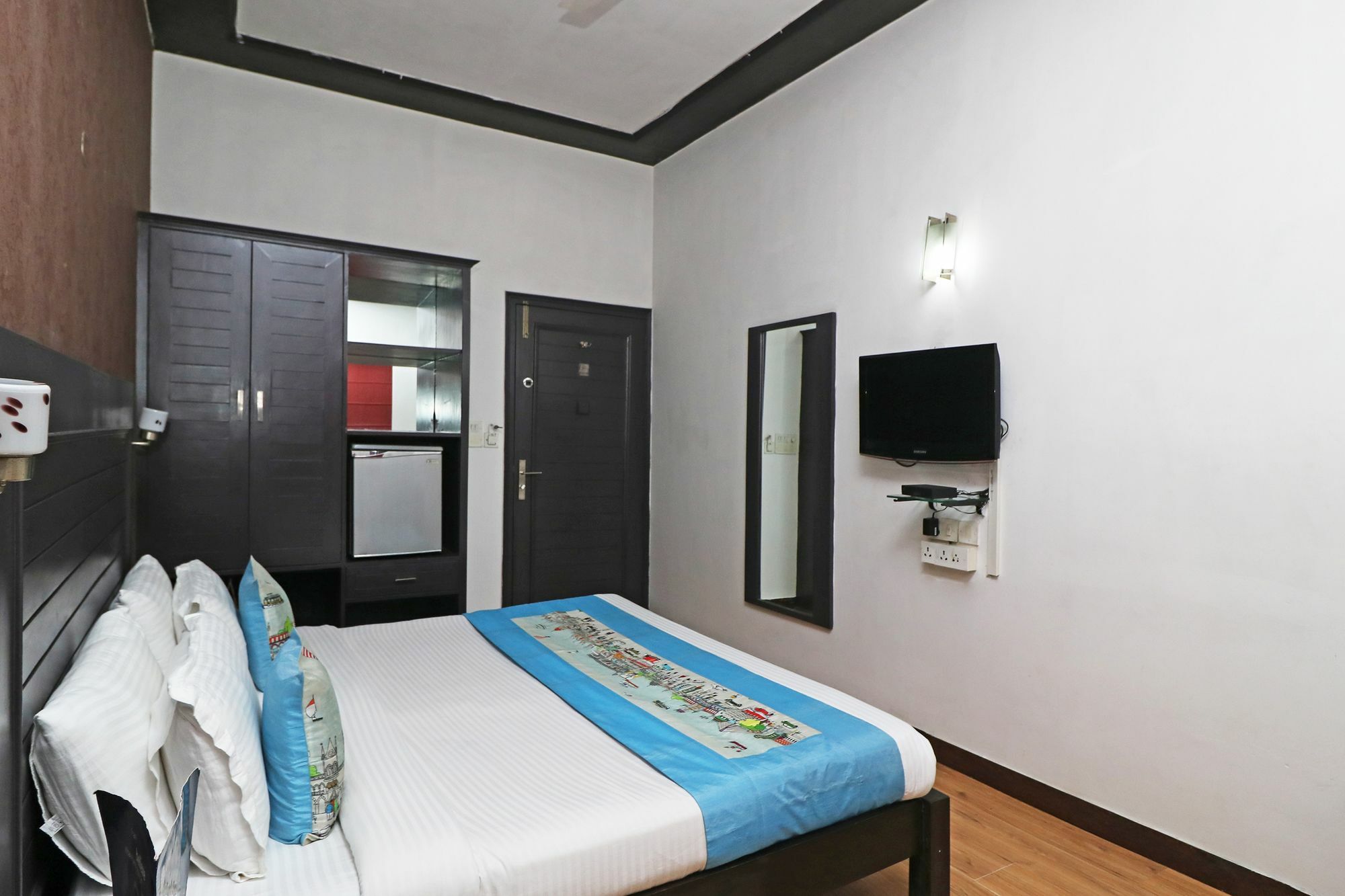 Hotel Chalet New Delhi Eksteriør bilde