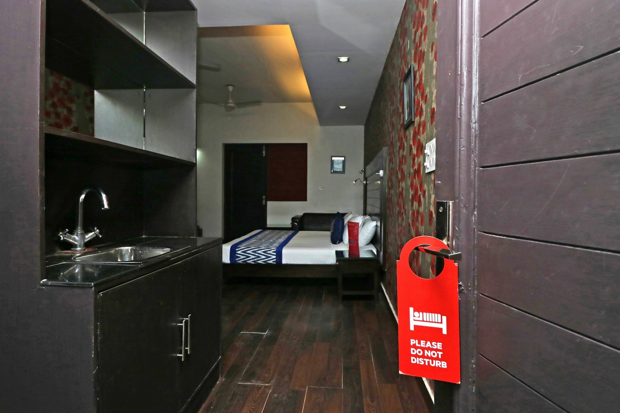 Hotel Chalet New Delhi Eksteriør bilde