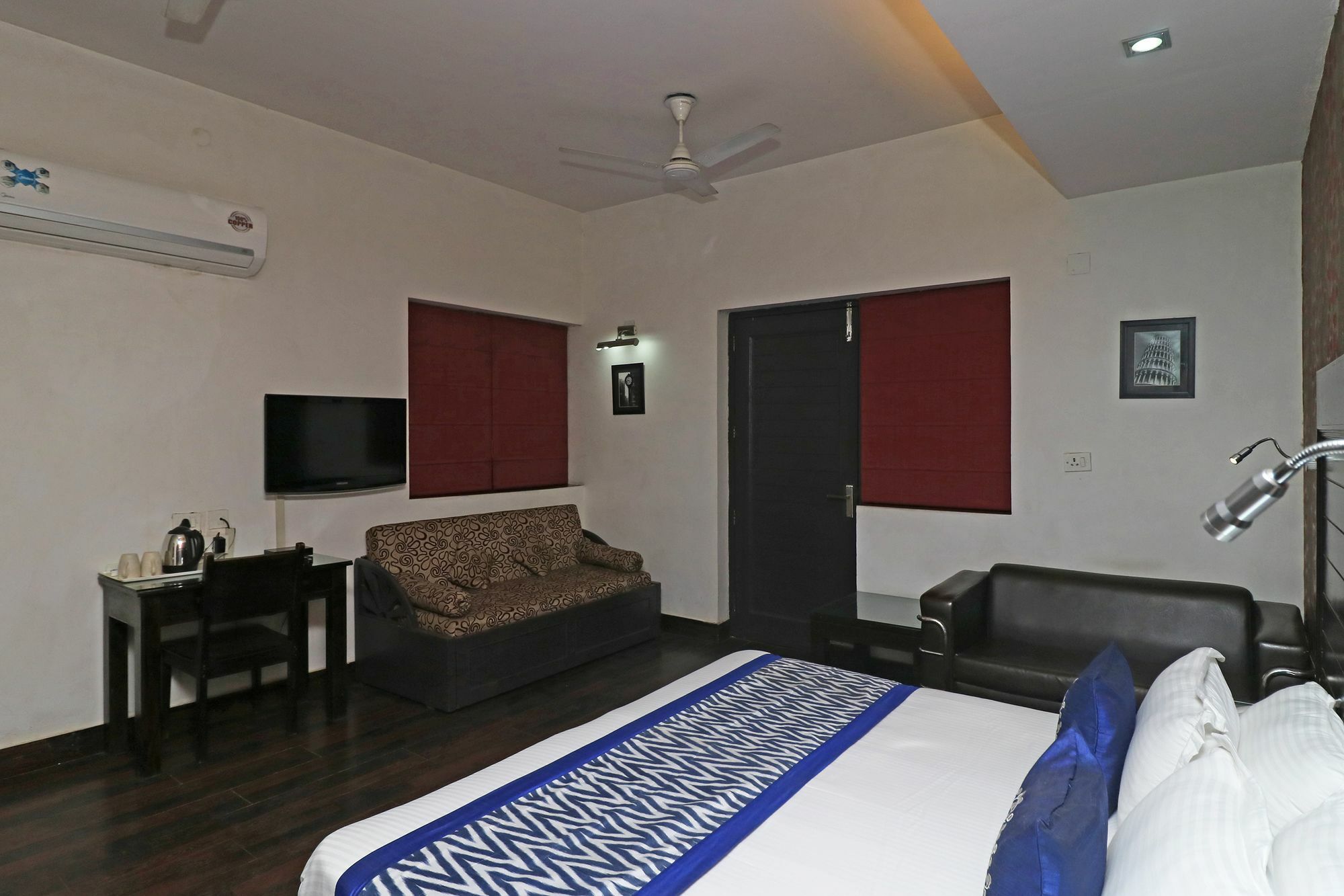 Hotel Chalet New Delhi Eksteriør bilde