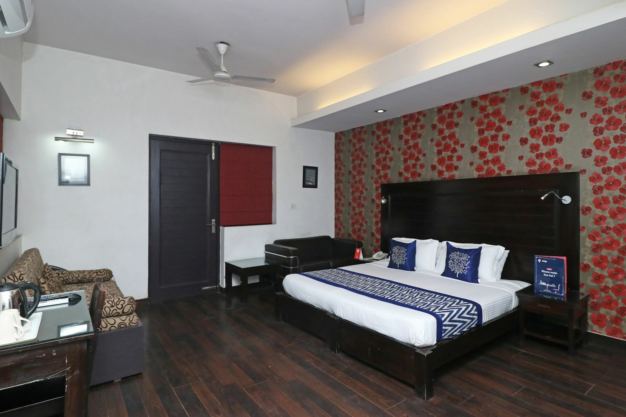 Hotel Chalet New Delhi Eksteriør bilde