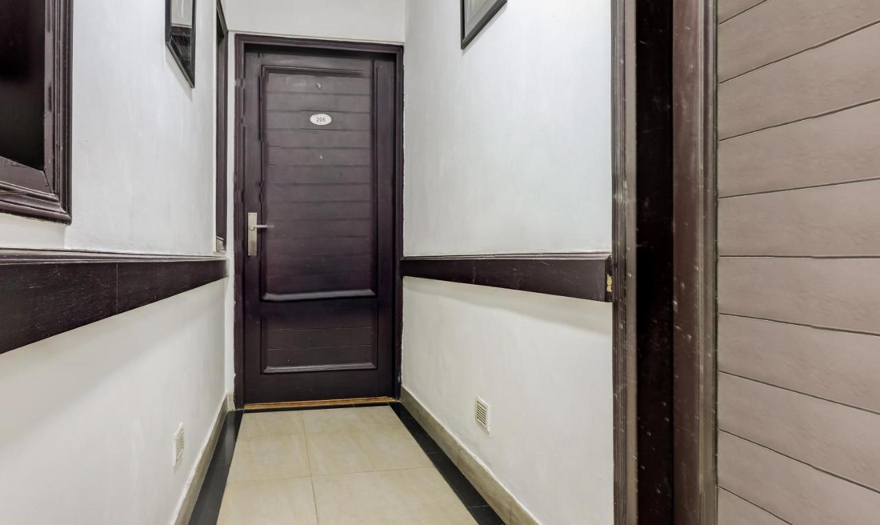 Hotel Chalet New Delhi Eksteriør bilde