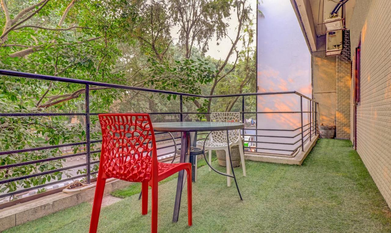 Hotel Chalet New Delhi Eksteriør bilde