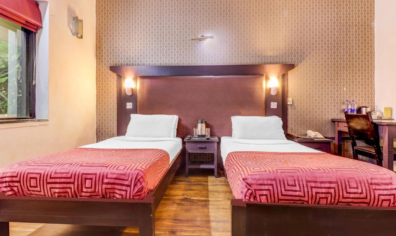 Hotel Chalet New Delhi Eksteriør bilde