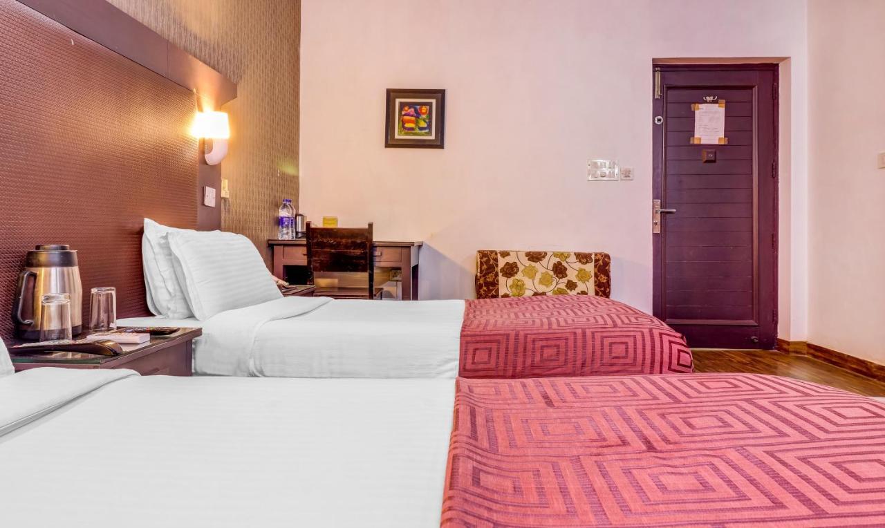 Hotel Chalet New Delhi Eksteriør bilde