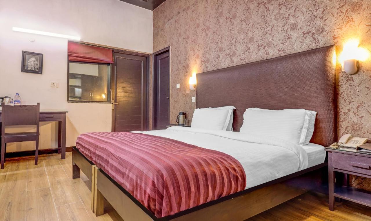 Hotel Chalet New Delhi Eksteriør bilde