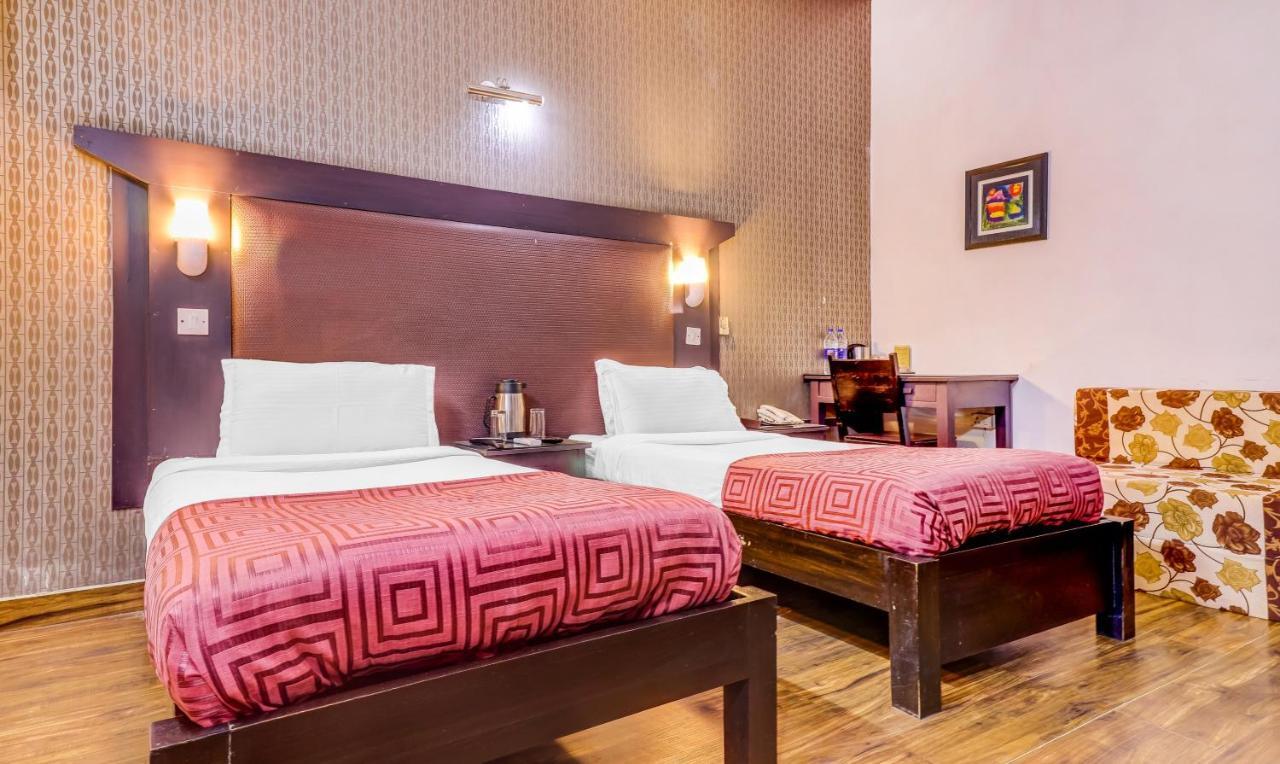 Hotel Chalet New Delhi Eksteriør bilde