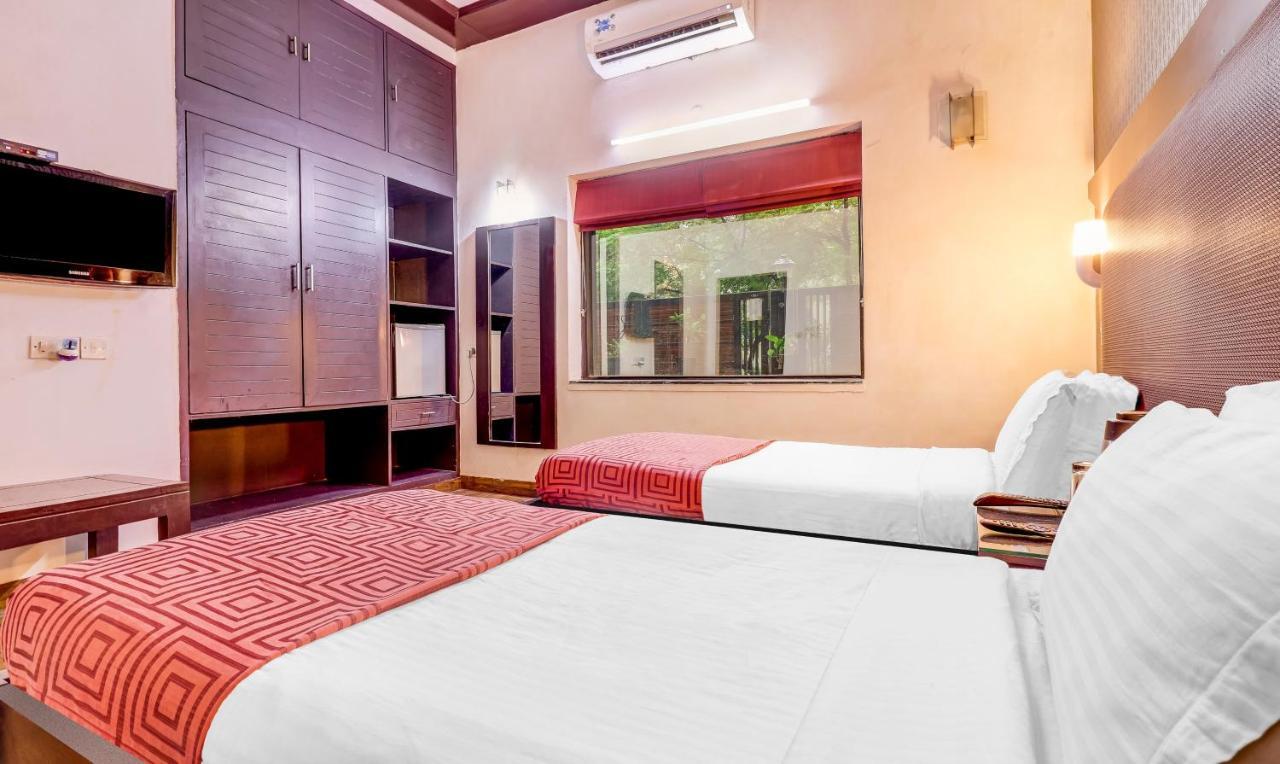 Hotel Chalet New Delhi Eksteriør bilde