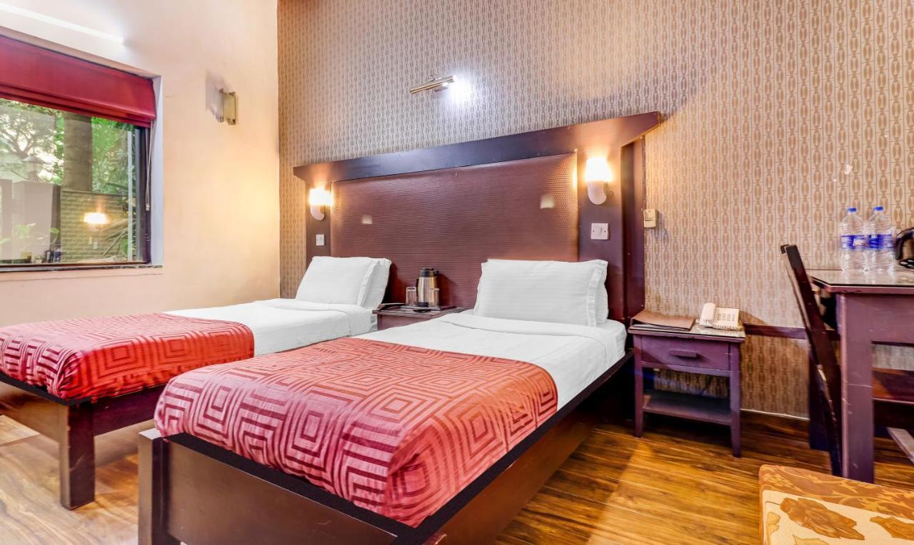 Hotel Chalet New Delhi Eksteriør bilde