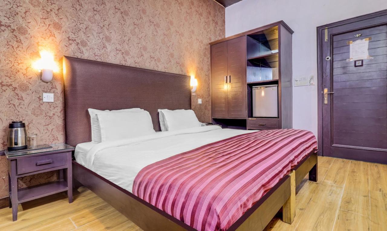 Hotel Chalet New Delhi Eksteriør bilde